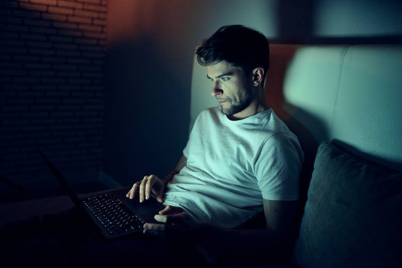 Objawy uzależnienia od social mediów