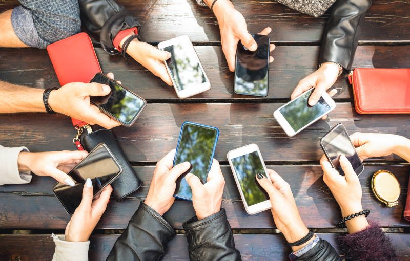 Uzależnienie od social mediów-objawy