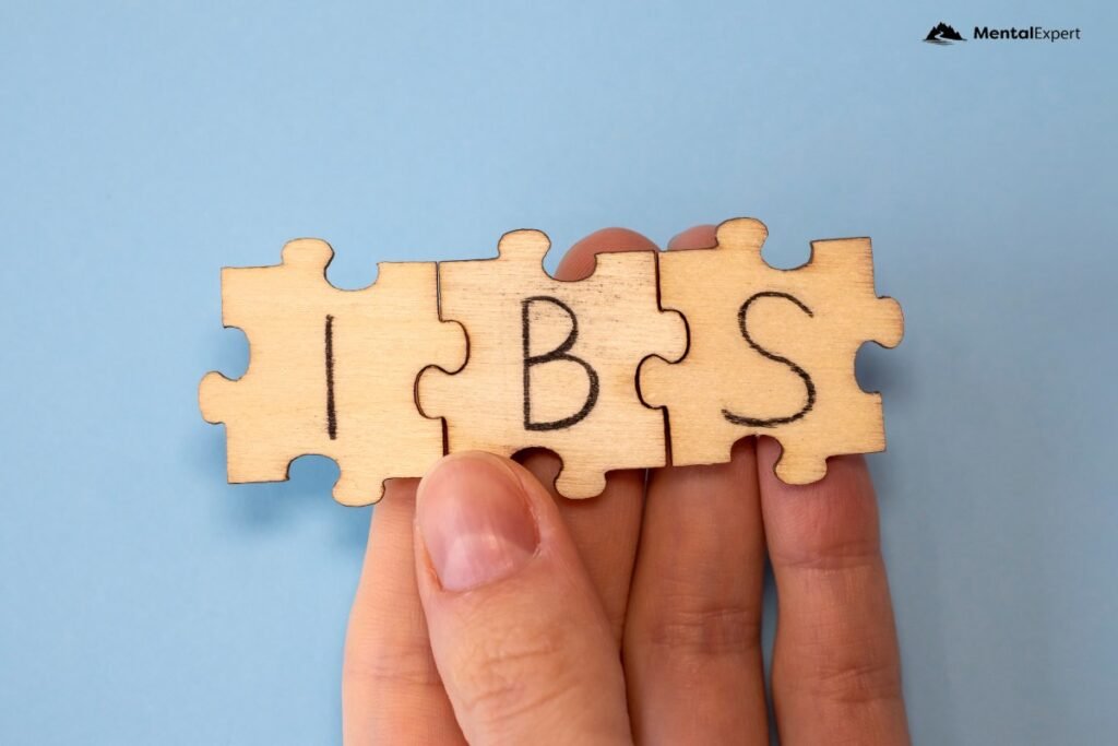 Litery na drewnianych puzzlach IBS. Zespół jelita drażliwego a lęk – oś mózgowo-jelitowa